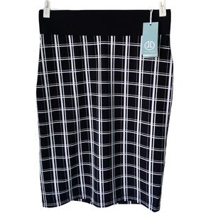 Liz Lange stretchy checkered pencil skirt